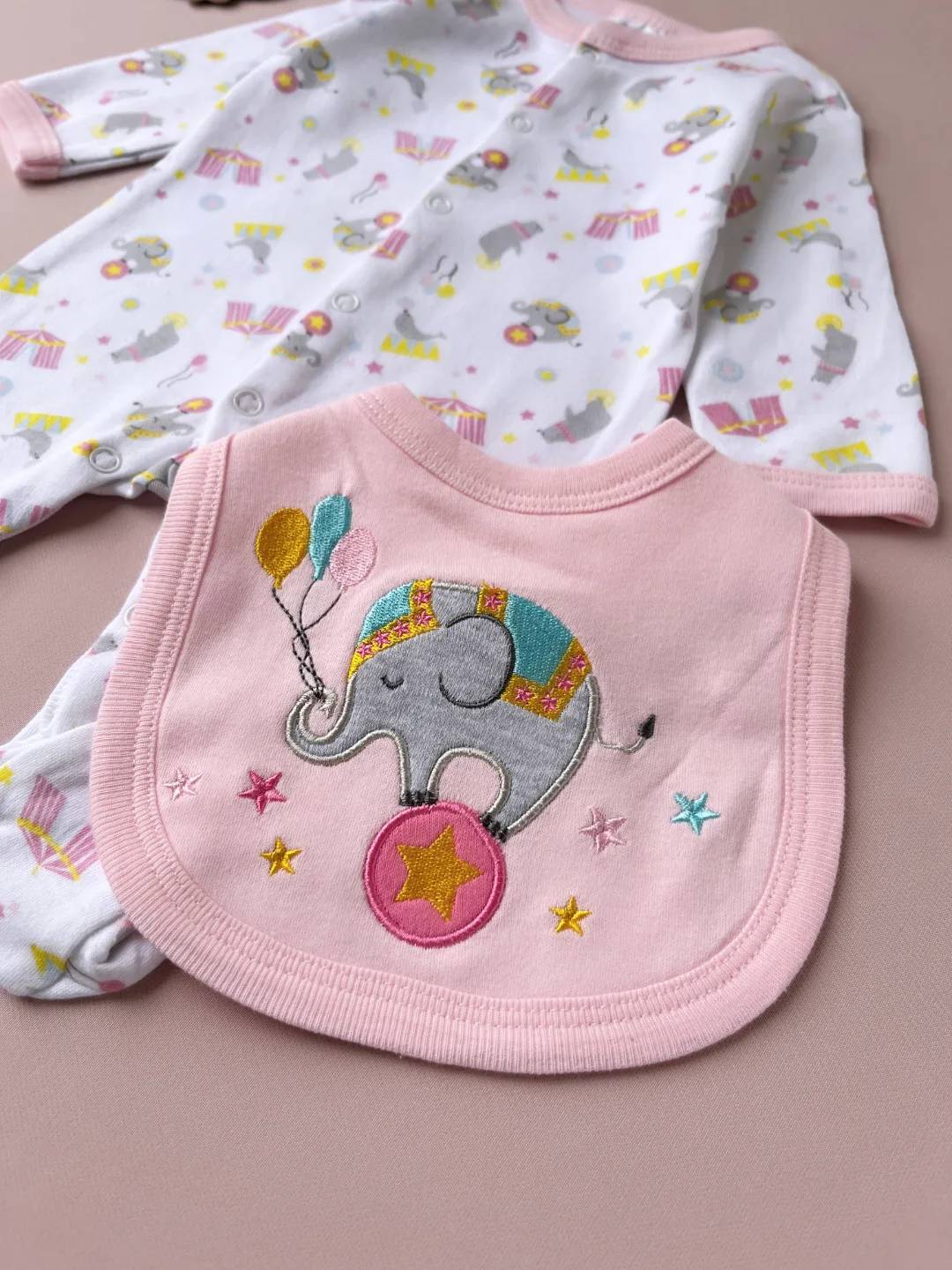 ست هشت تکه دخترانه 🐘 کوچولو 
کد: 1209