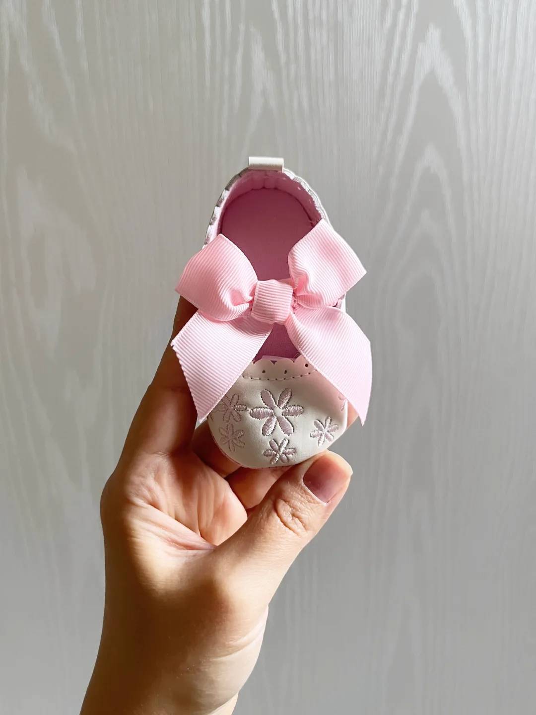 پاپوش گلدوزی 🎀
کد :1225