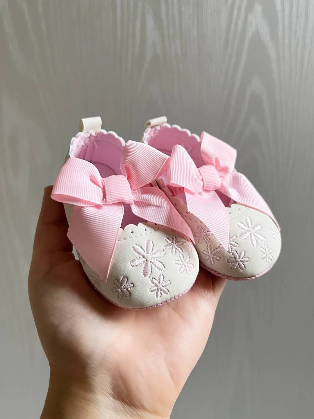 پاپوش گلدوزی 🎀
کد :1225