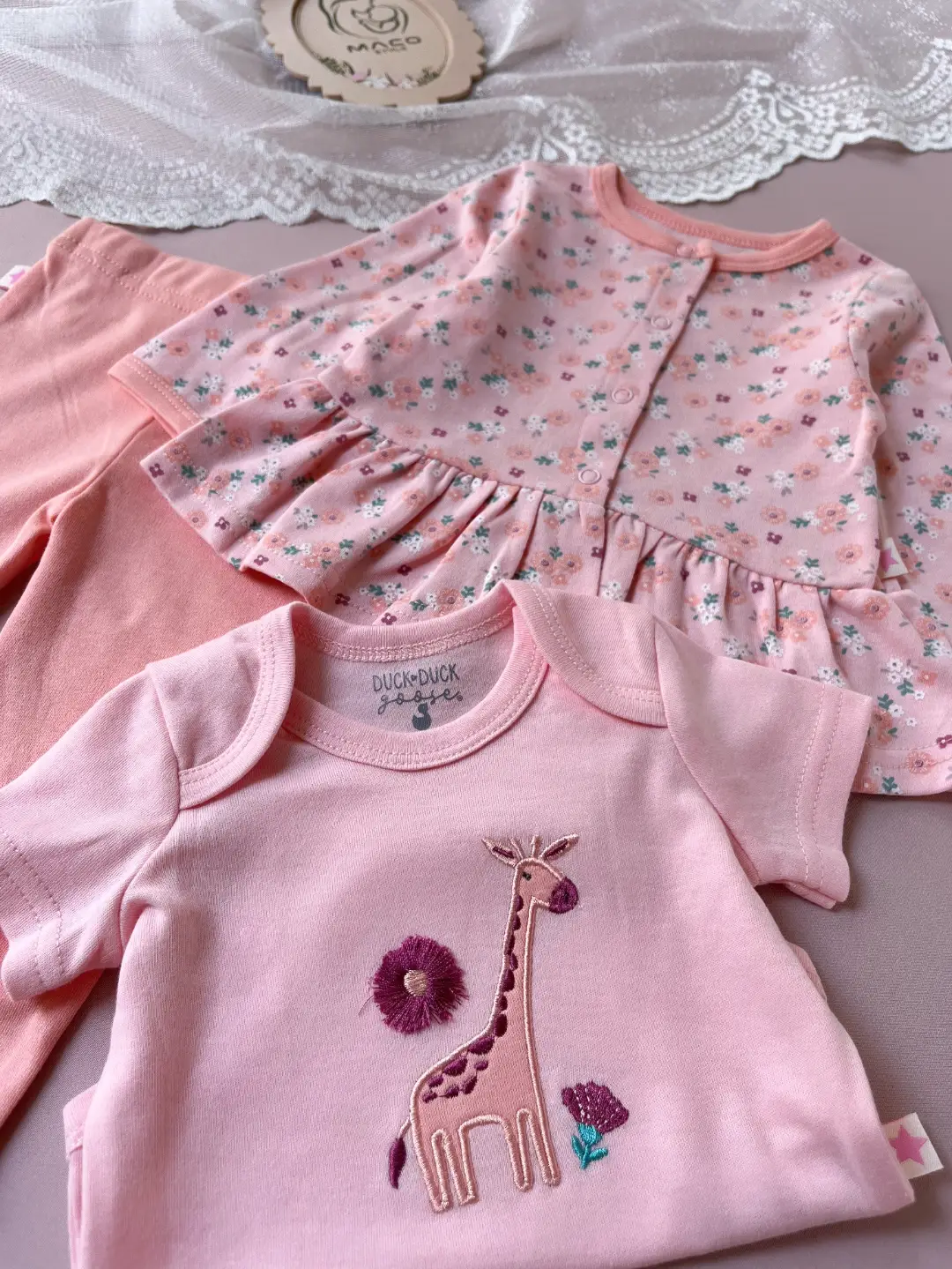 ست سه تیکه وارداتی نیلو 🩷 تقدیم نگاه قشنگت 😍 کد:۱۳۰۸